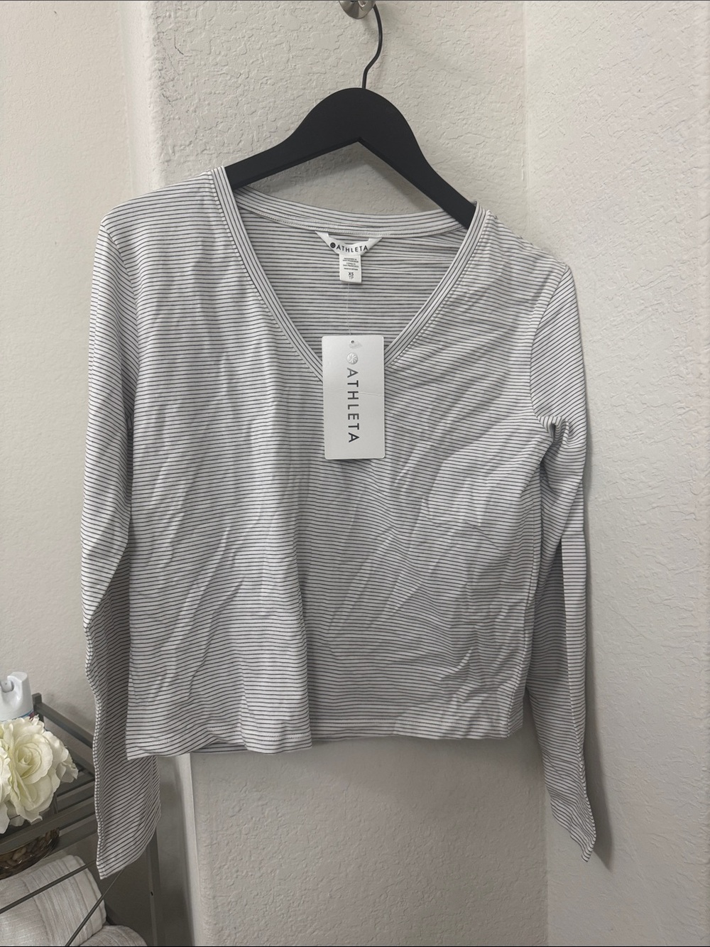 Athleta Women’s Long Sleeve V-Neck Striped Top — White and Light Gray